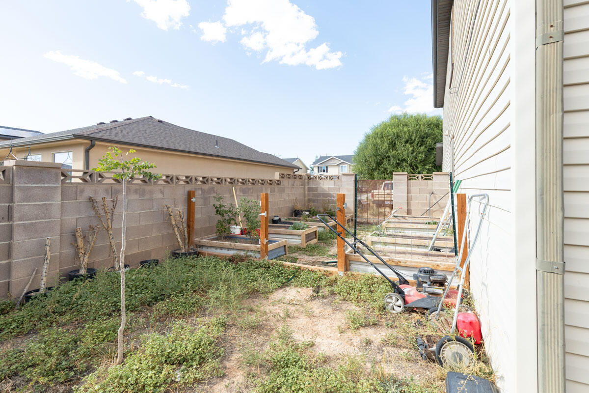 1865 W Clark Parkway N, Cedar City, photo 16 of 17