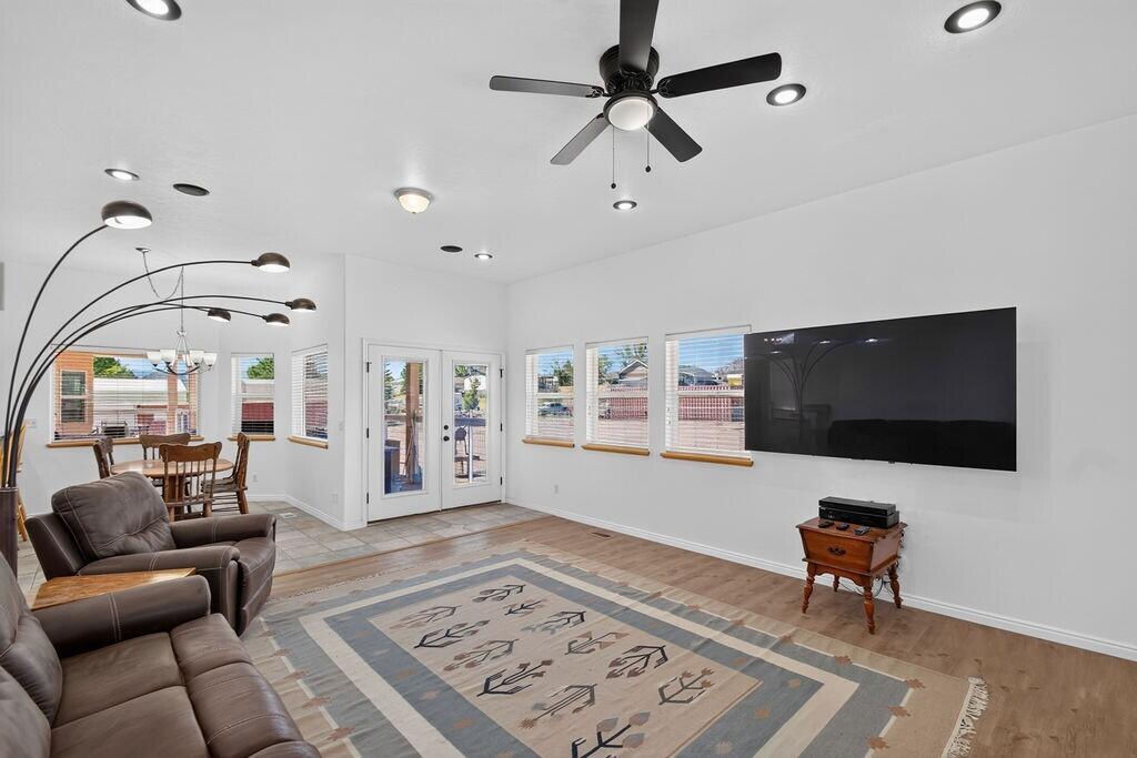 64 S 400 W, Aurora, photo 16 of 87