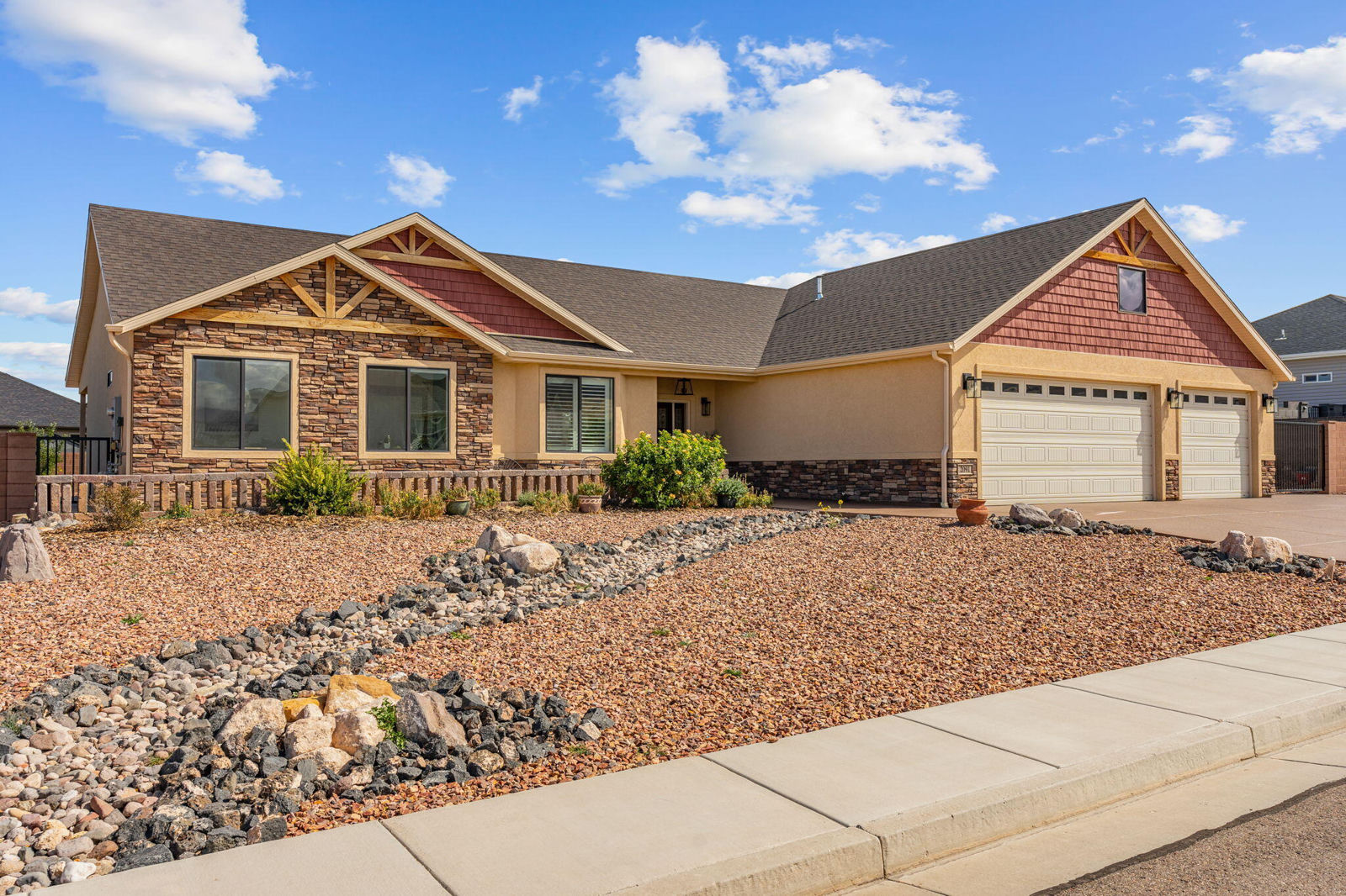 2091 E Mountain View Loop, Enoch, photo 2 of 48