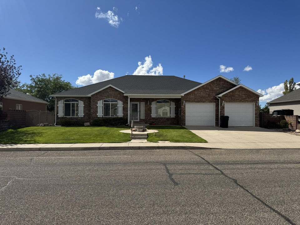658 S Legacy Park Ave, Cedar City