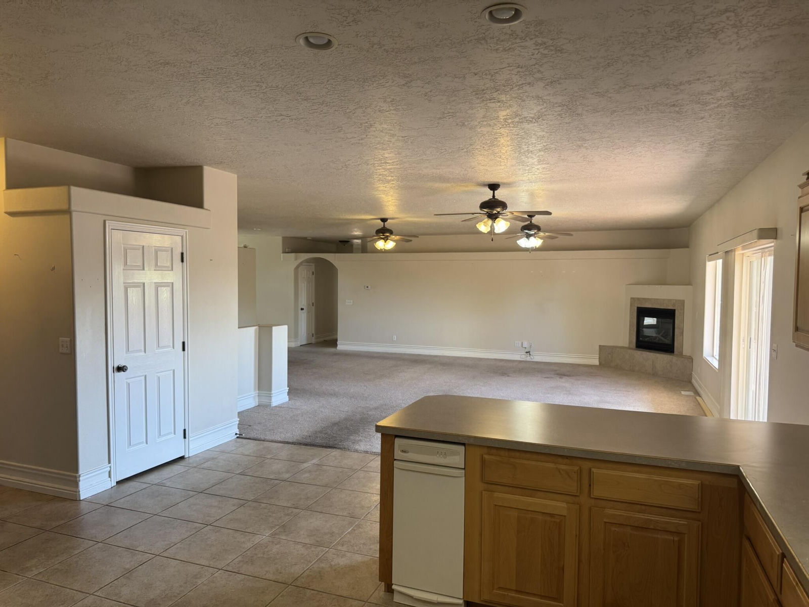658 S Legacy Park Ave, Cedar City, photo 4 of 31