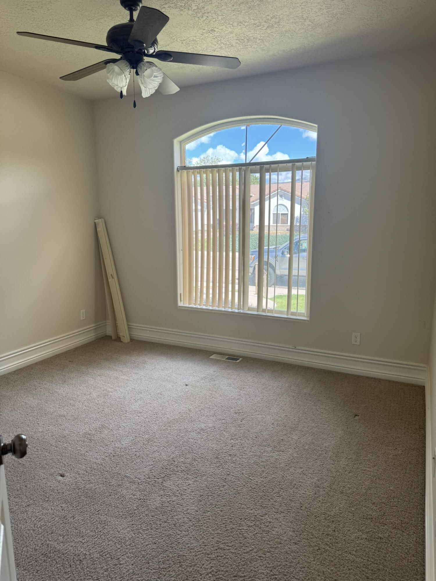 658 S Legacy Park Ave, Cedar City, photo 11 of 31