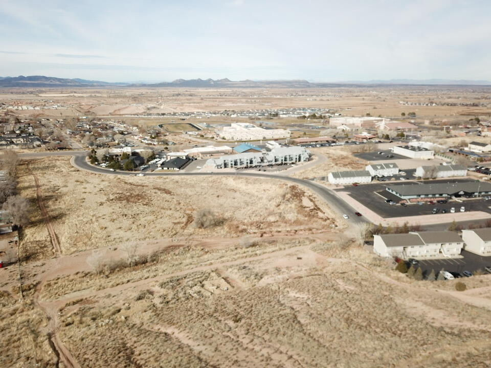 1700 N Wedgewood LN, Cedar City, photo 2