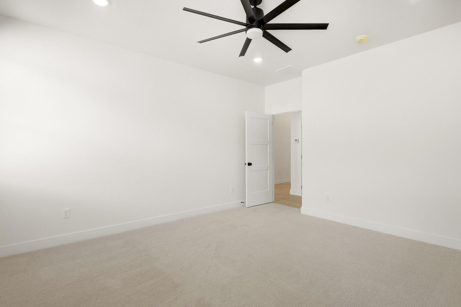 611 S Renze Adams ST, Cedar City, photo 24 of 55