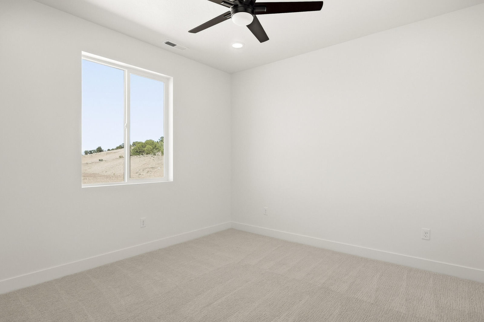 611 S Renze Adams ST, Cedar City, photo 36 of 55