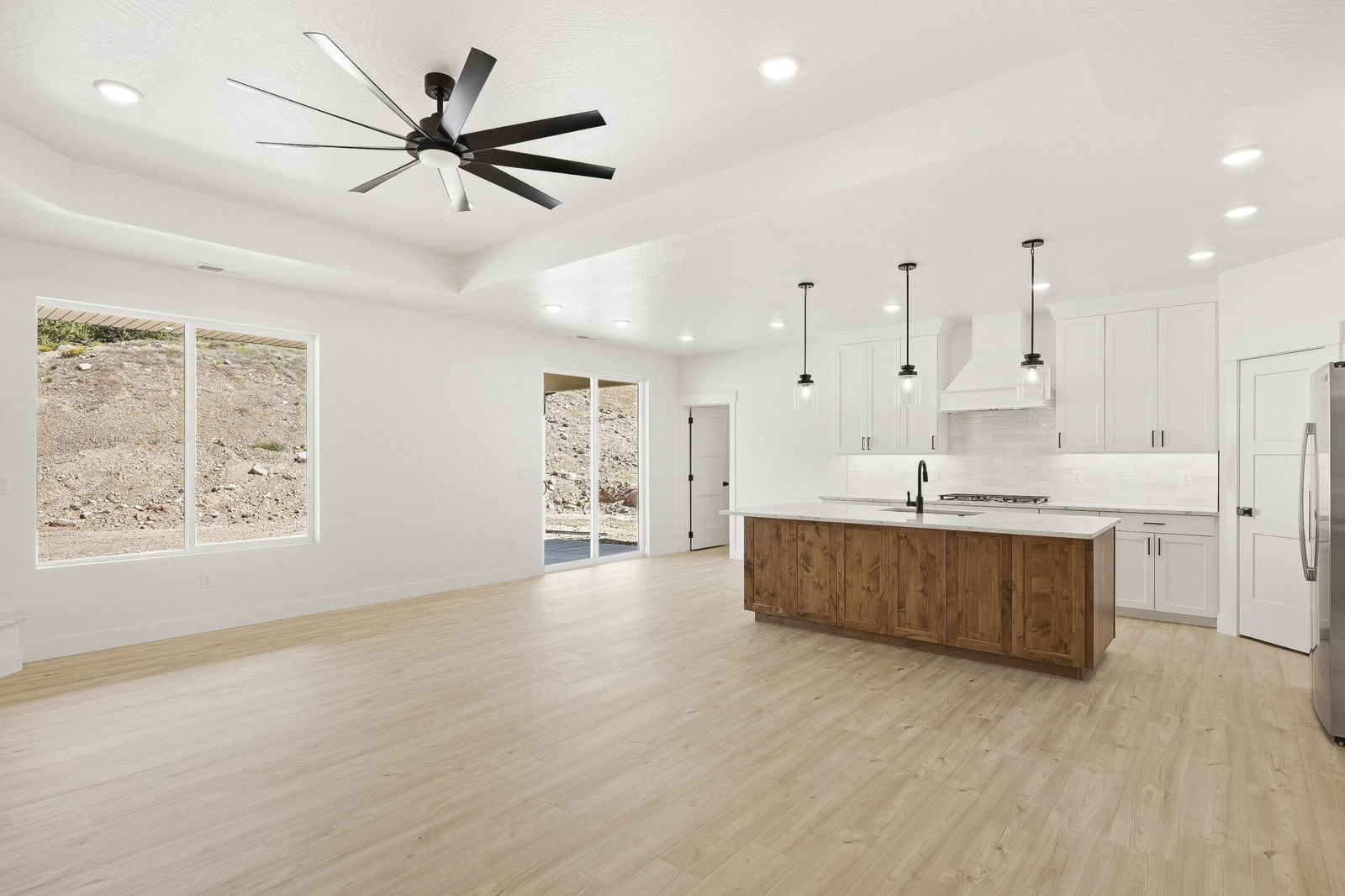 611 S Renze Adams ST, Cedar City, photo 10 of 55
