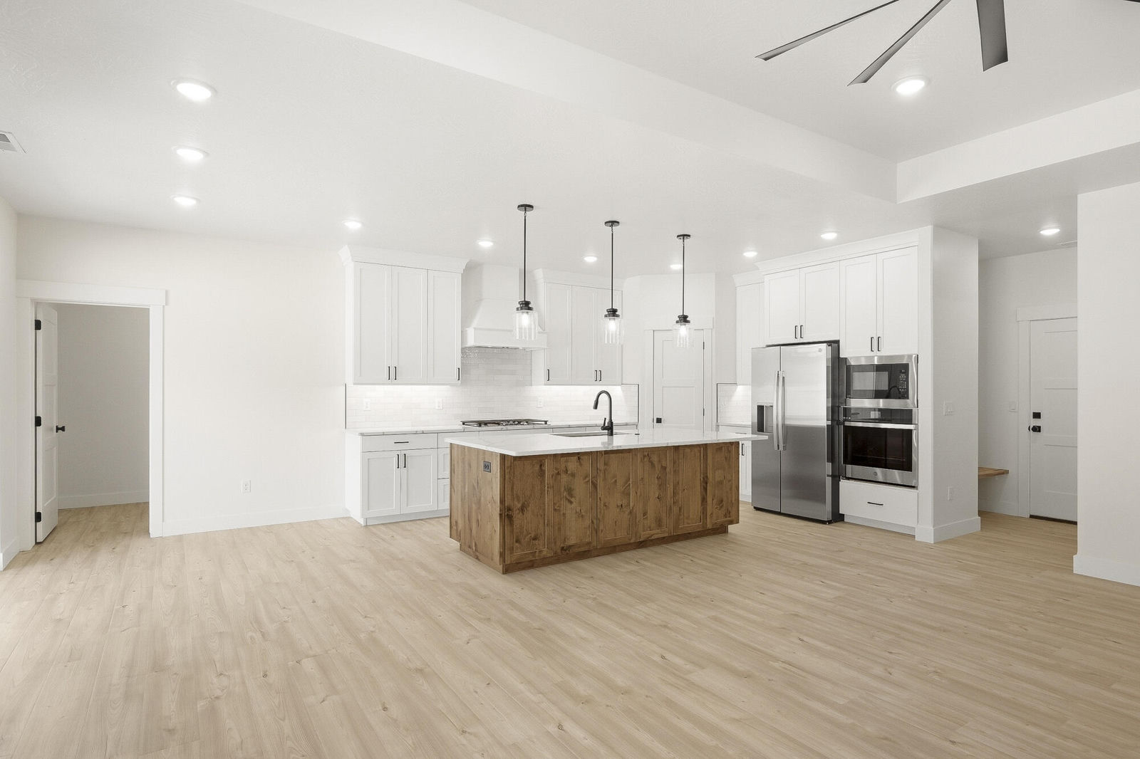 611 S Renze Adams ST, Cedar City, photo 8 of 55