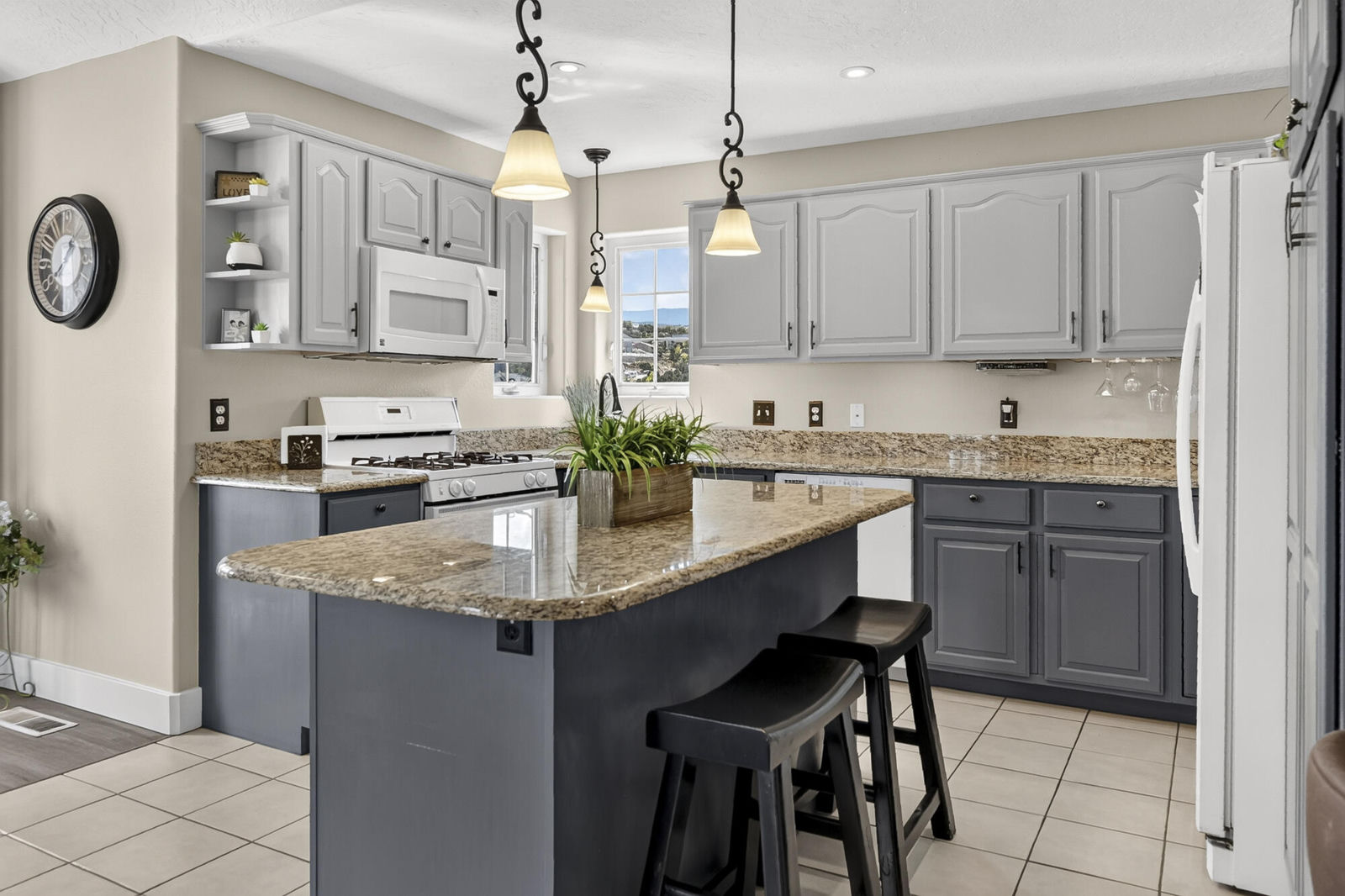 2377 W Beacon CIR, Cedar City, photo 14 of 71