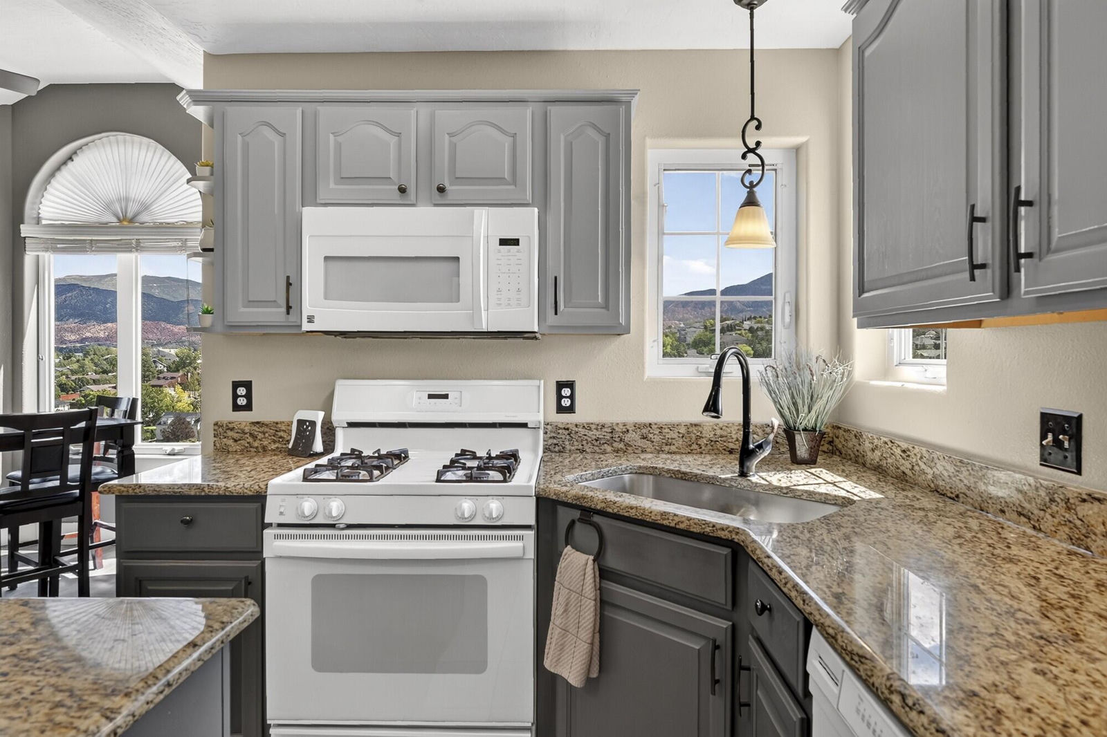 2377 W Beacon CIR, Cedar City, photo 16 of 71