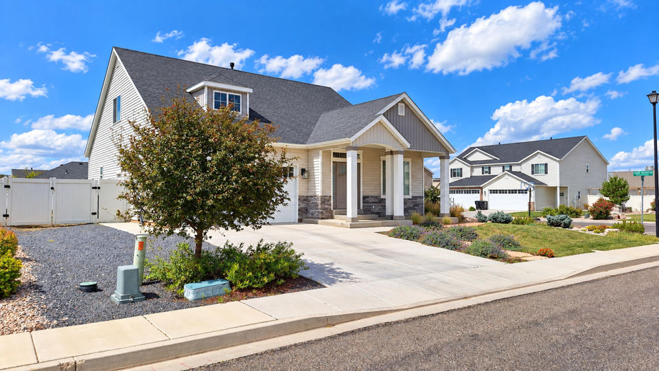 213 N Bristol DR, Cedar City, photo 3