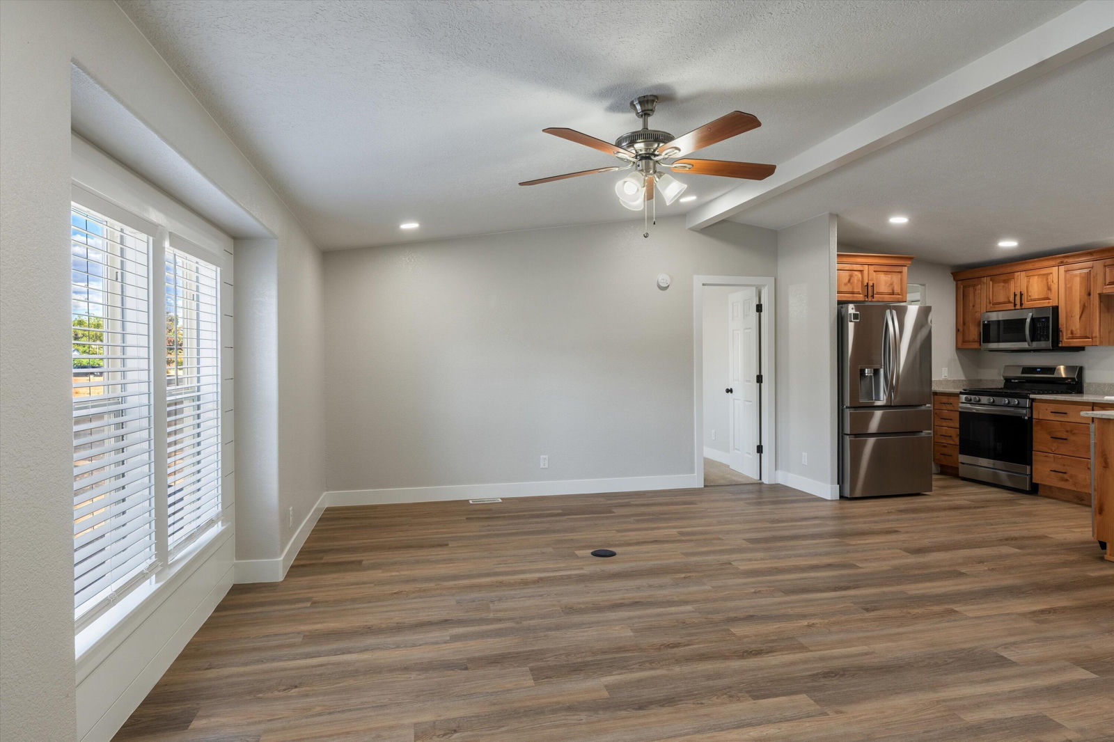 117 N 3850 W, Hurricane, photo 6 of 24