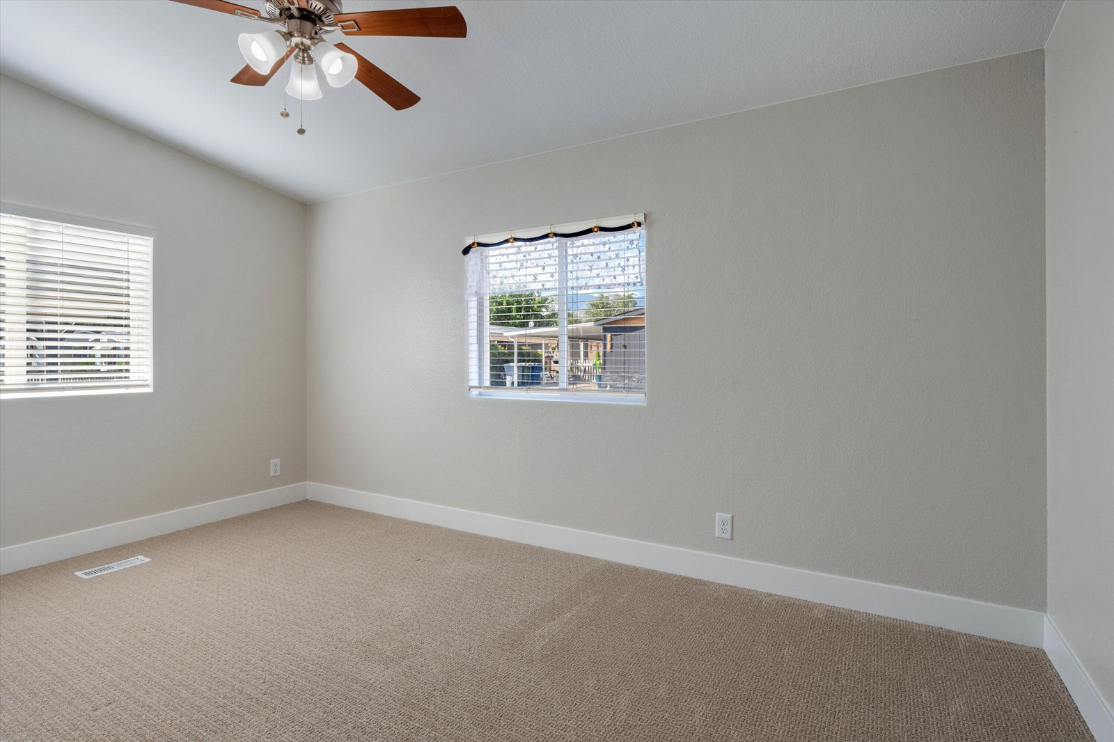 117 N 3850 W, Hurricane, photo 11 of 24