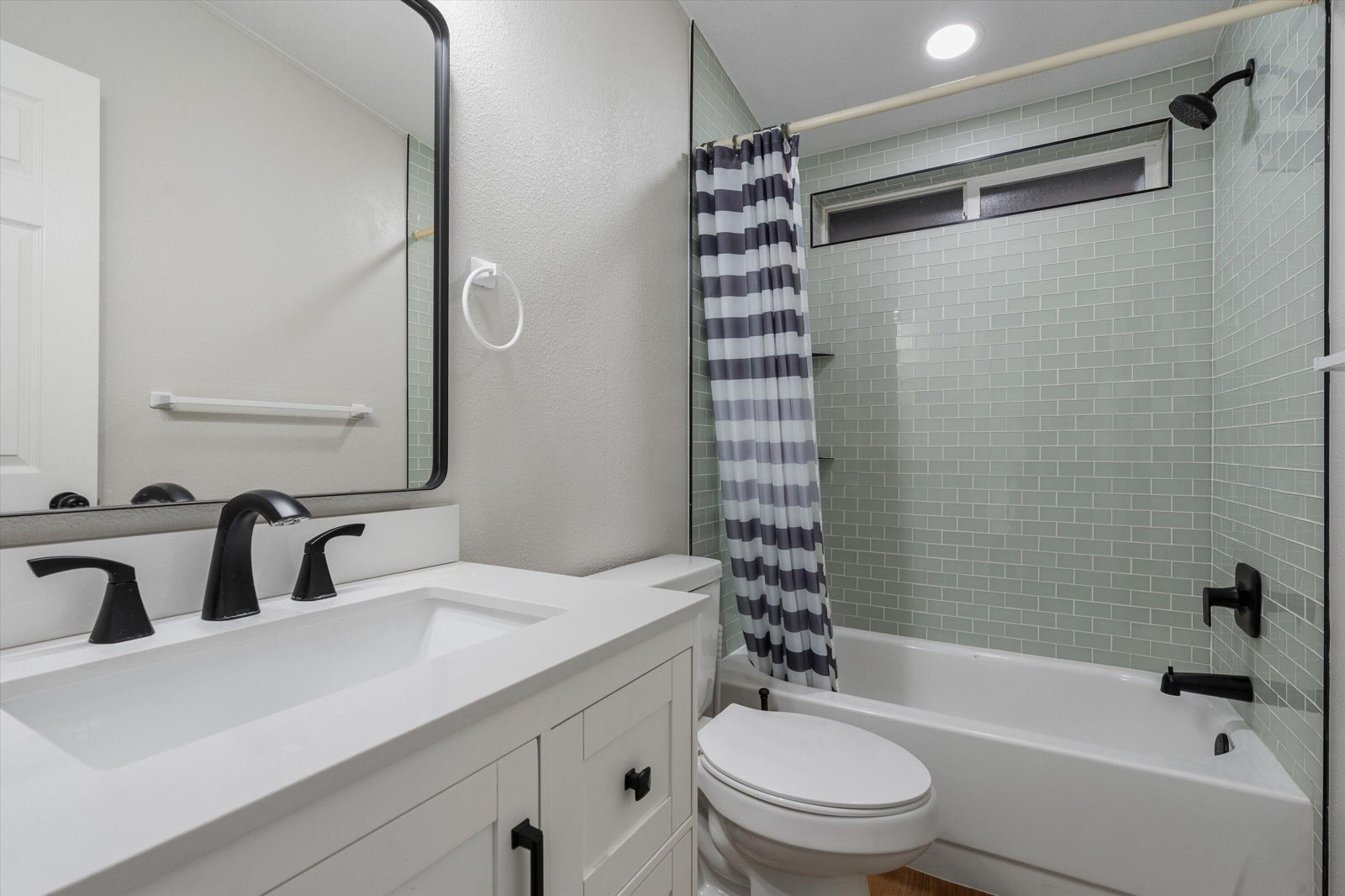 117 N 3850 W, Hurricane, photo 12 of 24