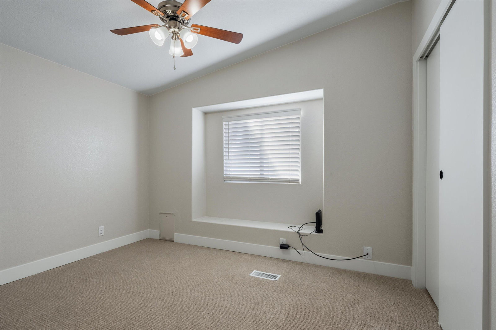 117 N 3850 W, Hurricane, photo 13 of 24