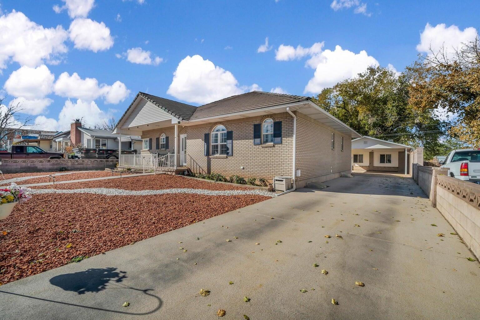 271 N 600 W, Cedar City, photo 2 of 49