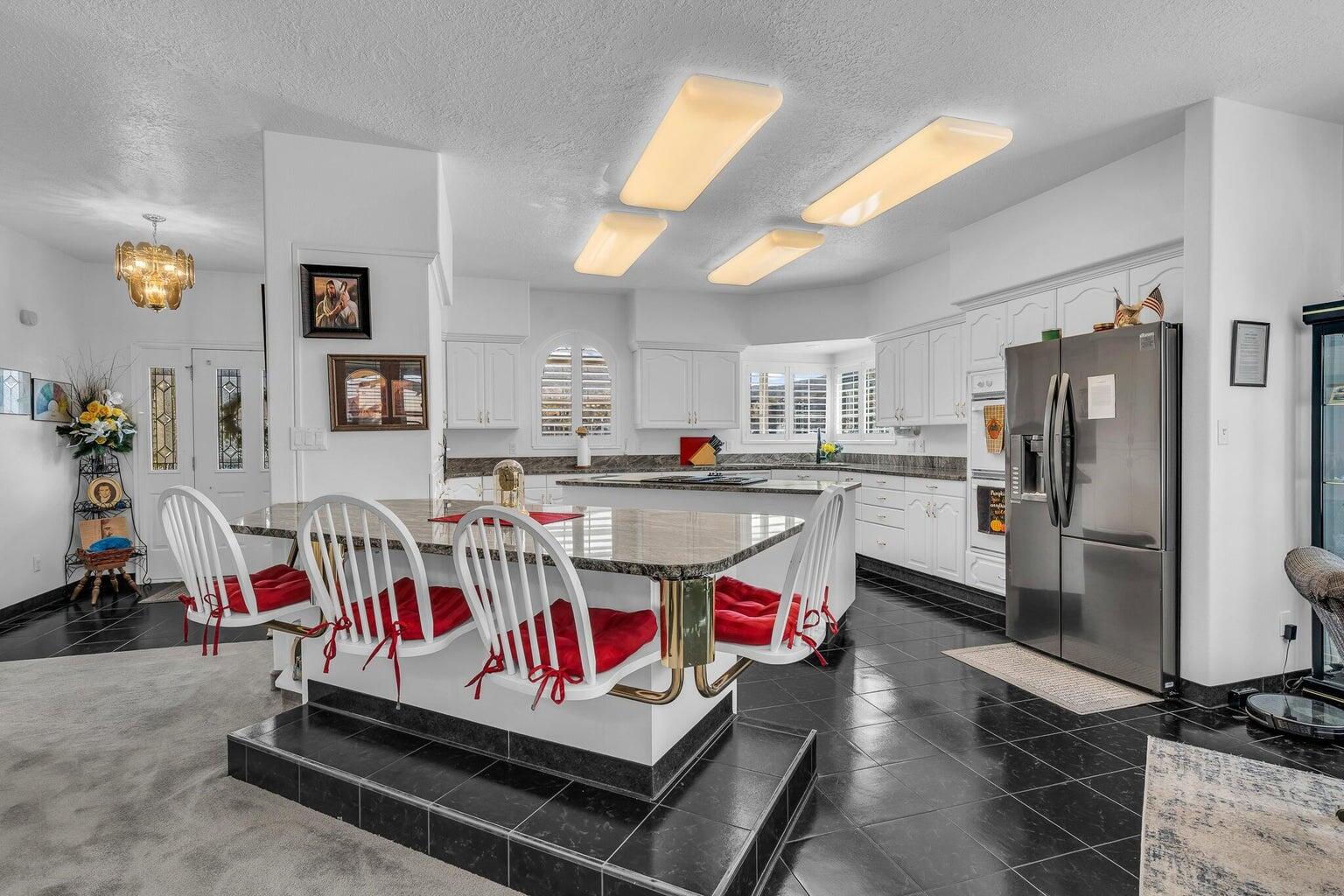 271 N 600 W, Cedar City, photo 5 of 49