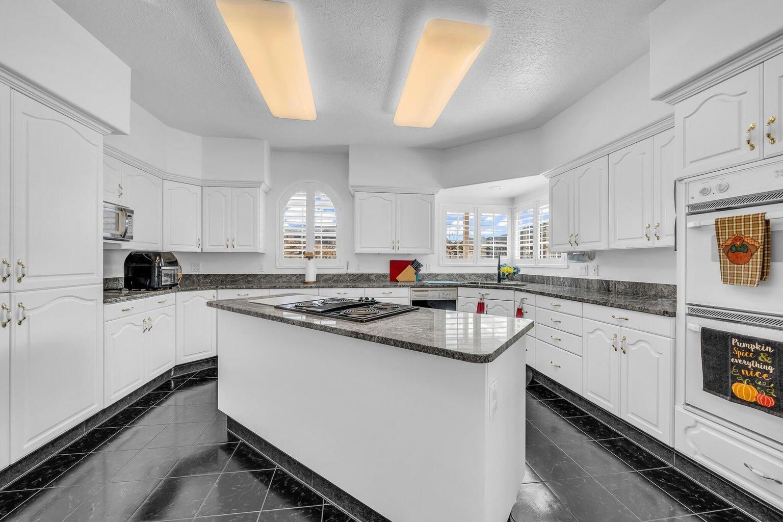 271 N 600 W, Cedar City, photo 6 of 49