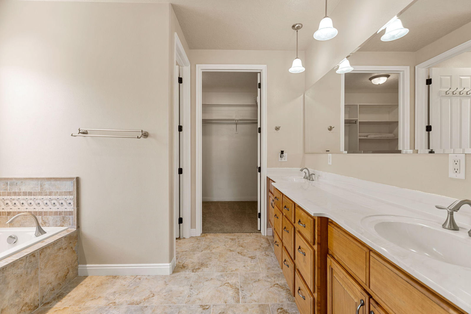 45 S 300 W, Parowan, photo 33 of 78