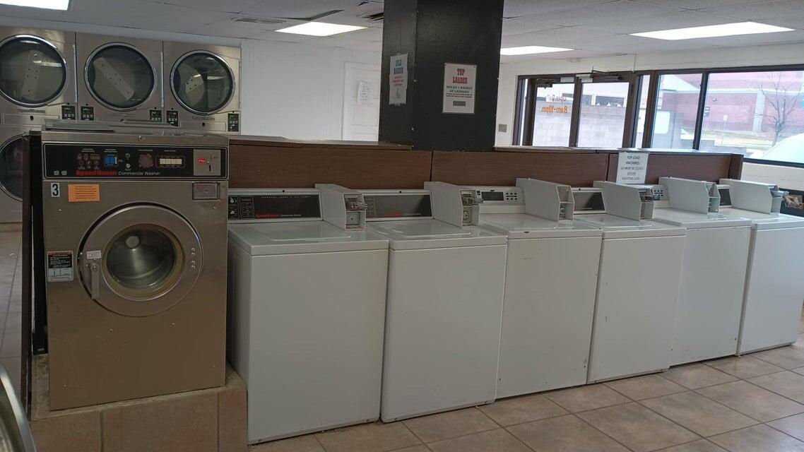 240 N Main ST, Parowan, photo 4 of 22