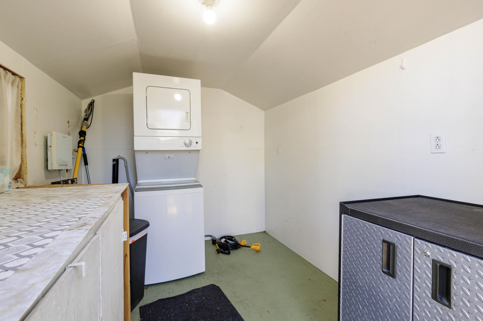 448 E Telegraph ST, 82, Washington, photo 7 of 20