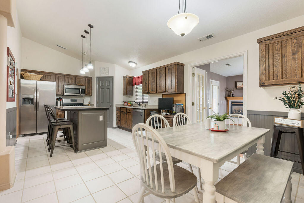 89 E 1050 N, Hurricane, photo 12 of 40