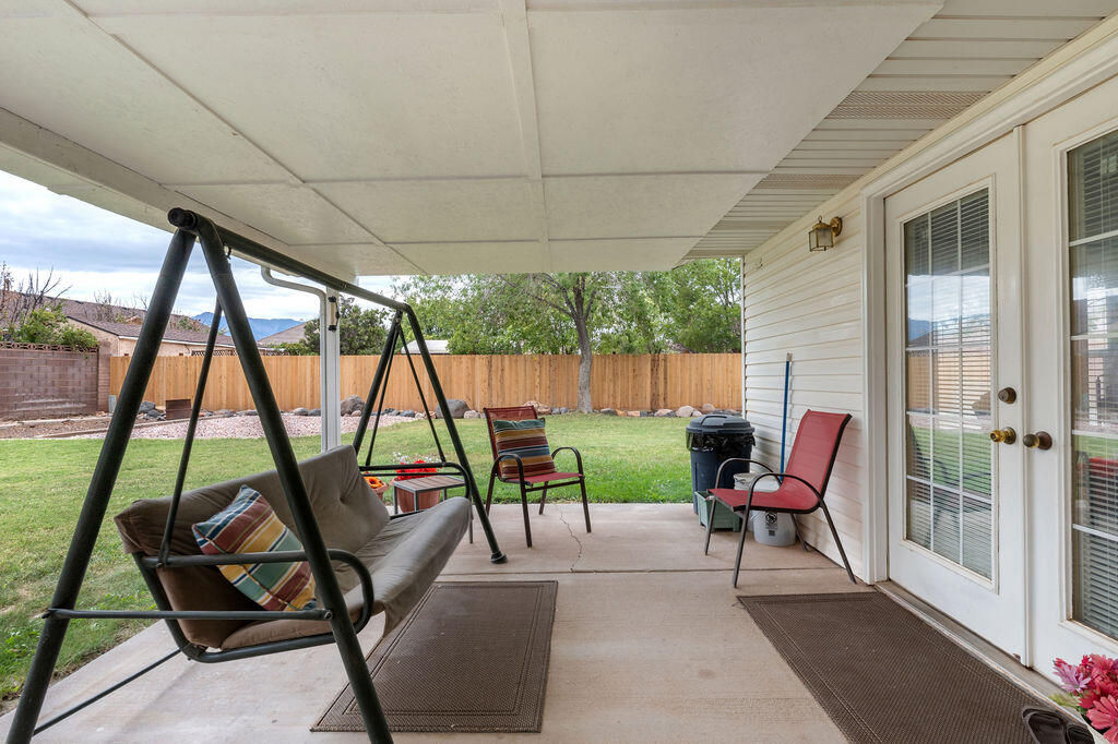 89 E 1050 N, Hurricane, photo 35 of 40