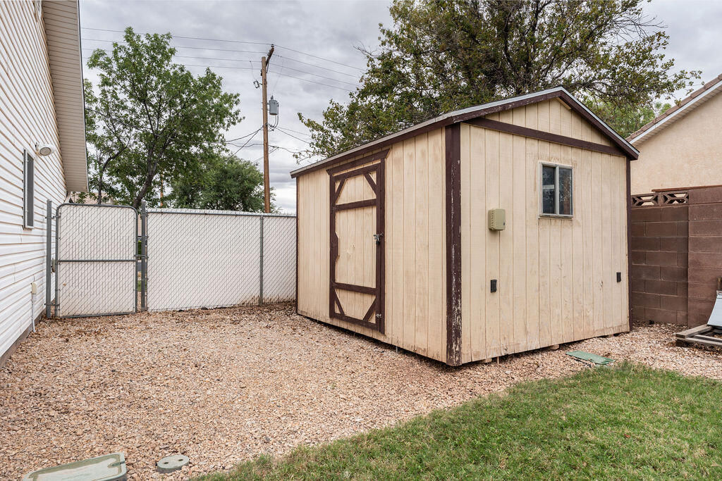 89 E 1050 N, Hurricane, photo 40 of 40