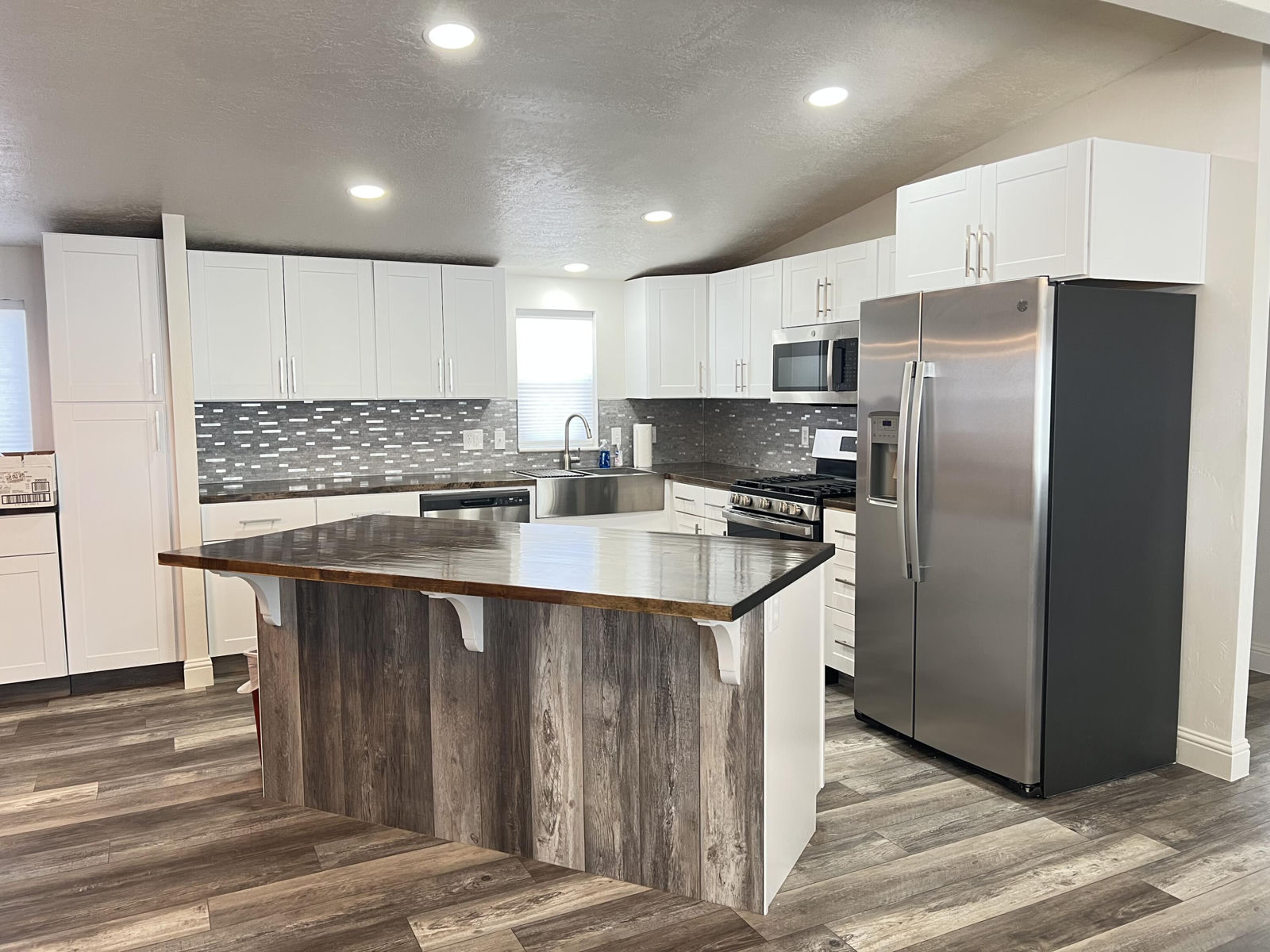 390 S 200 W, Minersville, photo 7 of 30