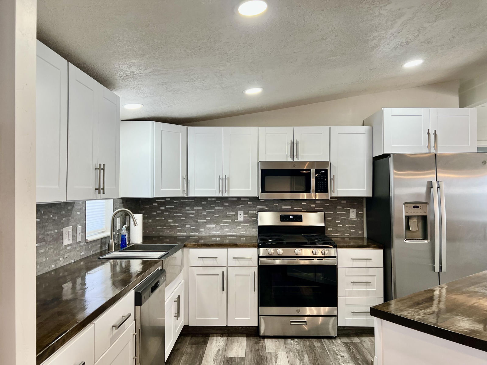 390 S 200 W, Minersville, photo 10 of 30