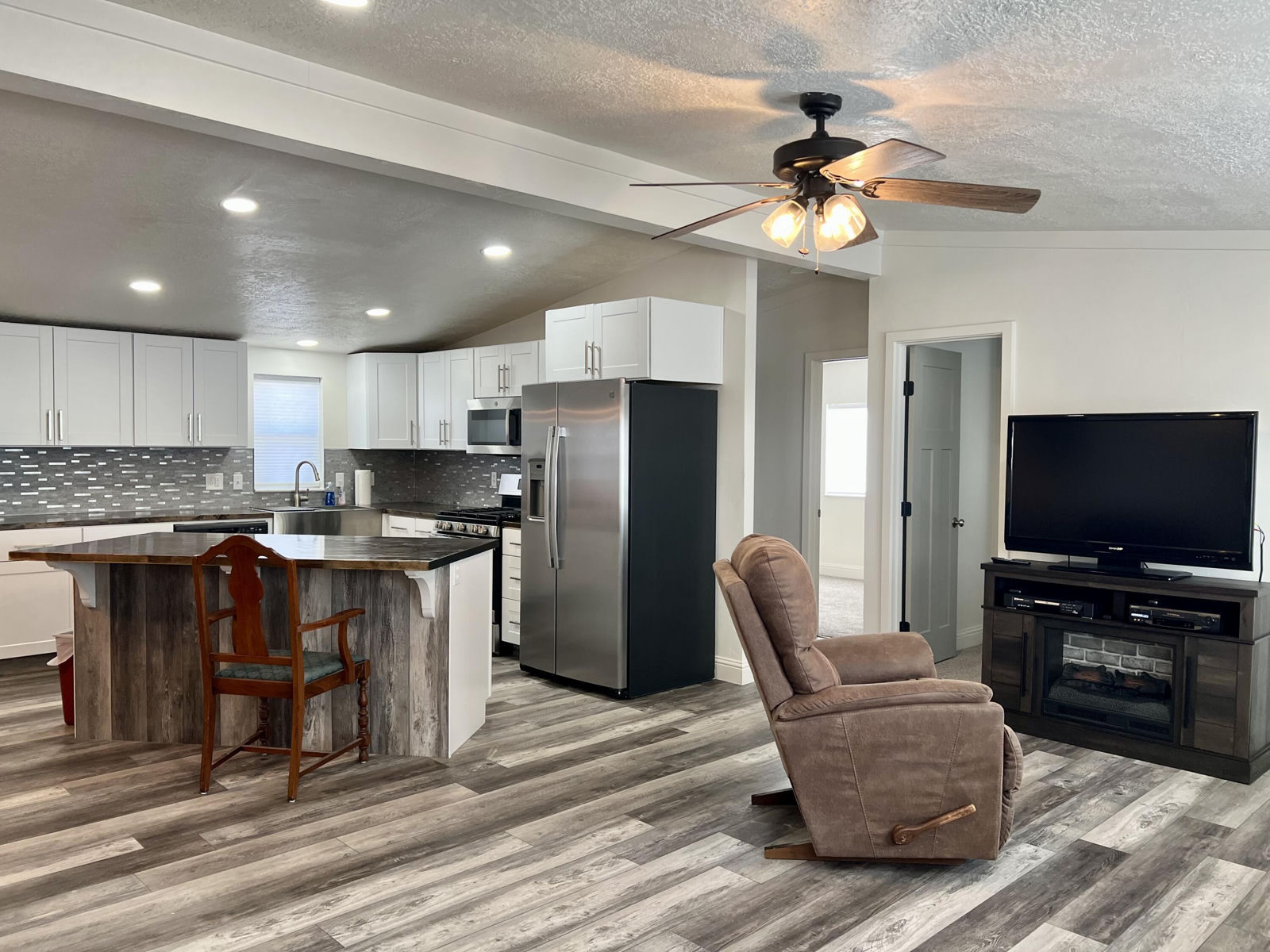 390 S 200 W, Minersville, photo 5 of 30
