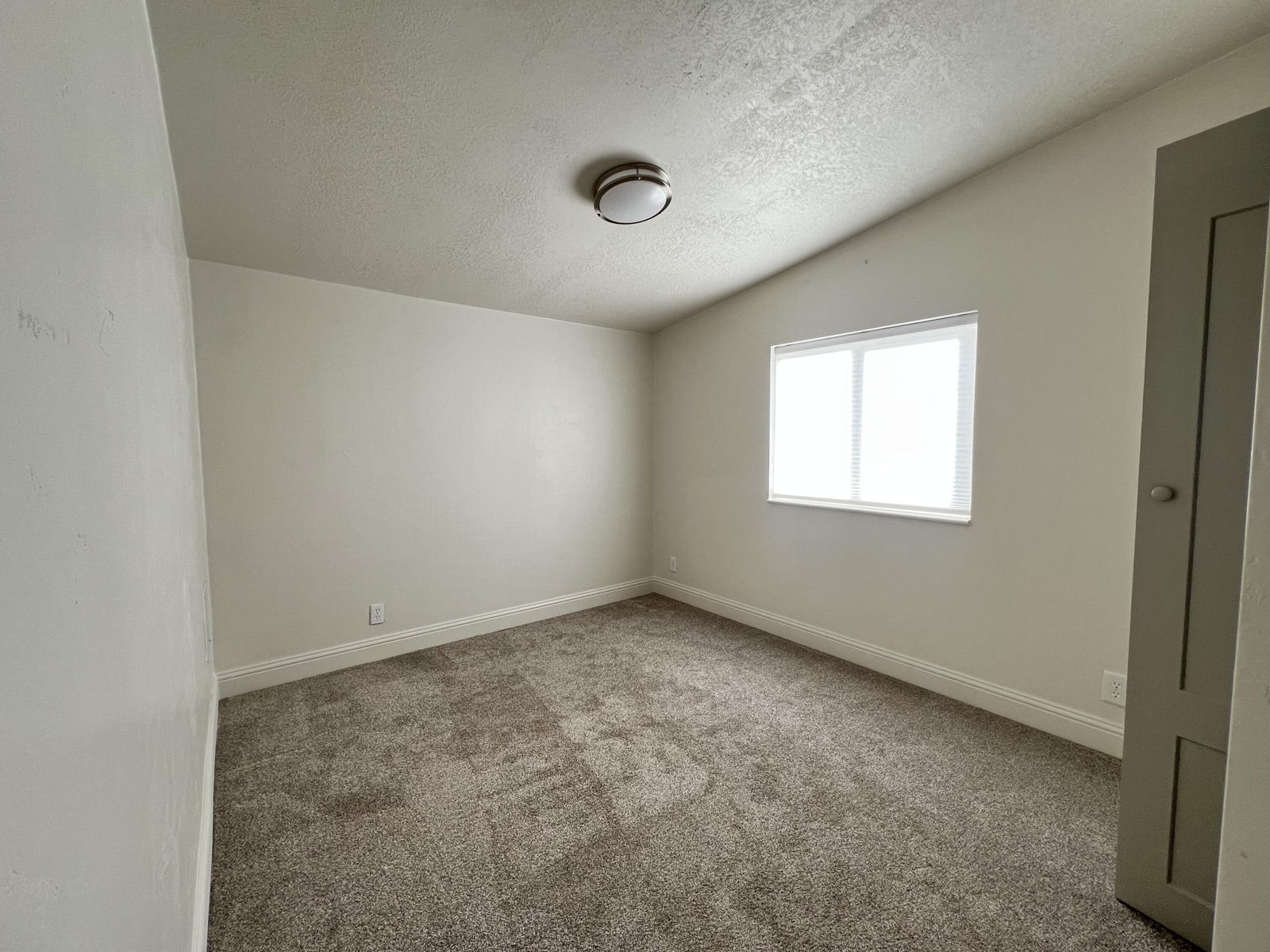 390 S 200 W, Minersville, photo 19 of 30