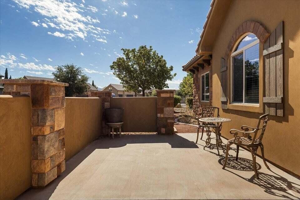 2644 S Wilson DR, Hurricane, photo 3 of 44