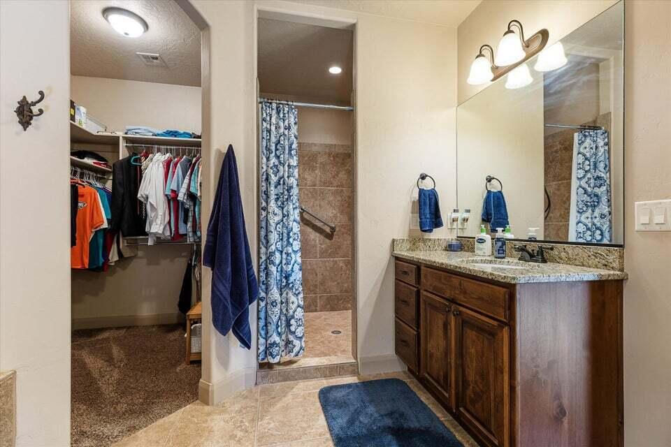 2644 S Wilson DR, Hurricane, photo 17 of 44