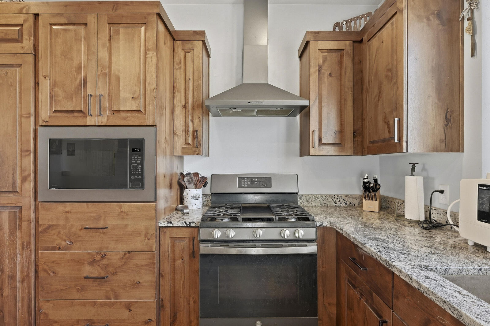 5009 N Lund Hwy, Cedar City, photo 10 of 52