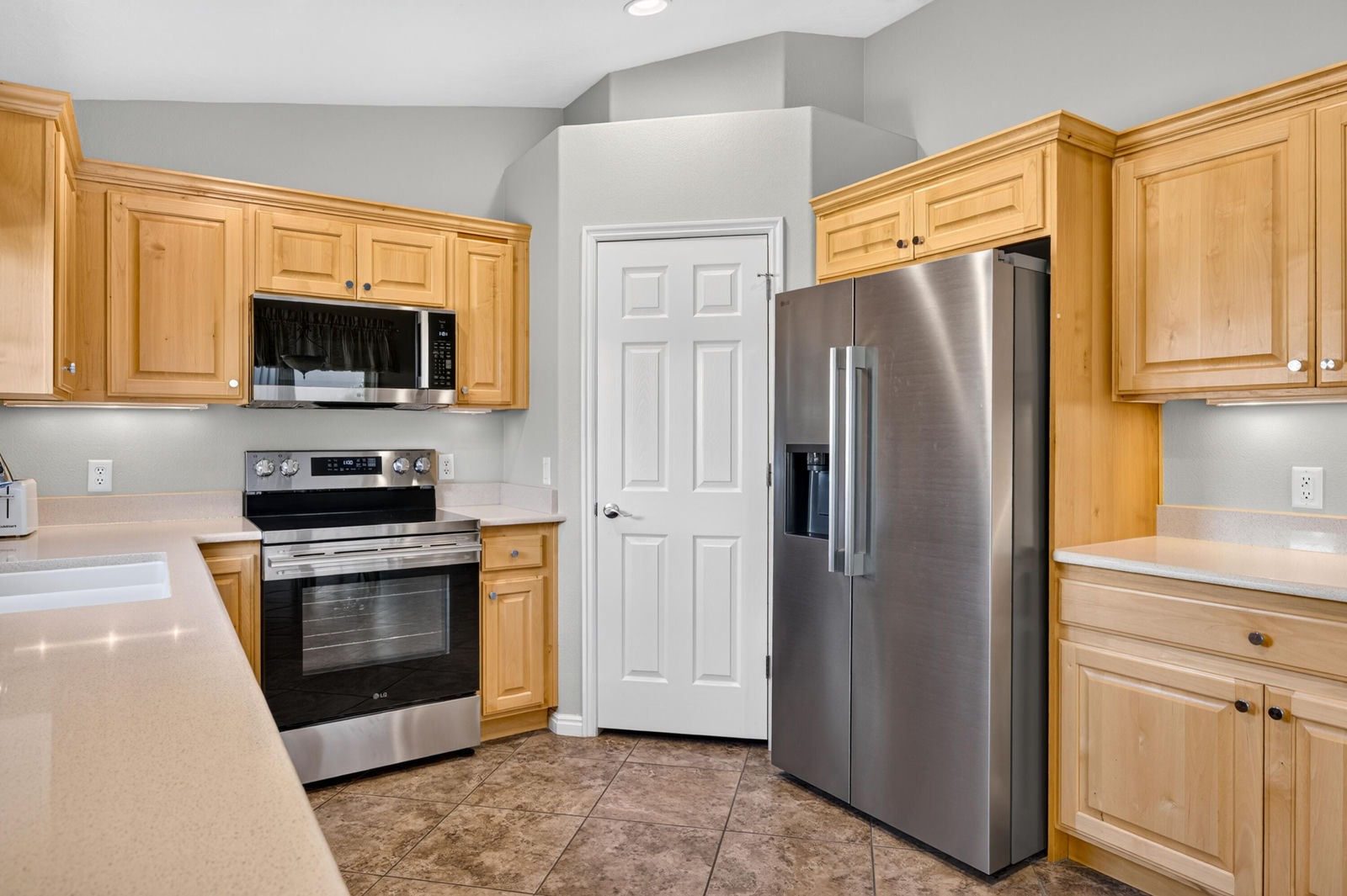 4652 S Medallion DR, St George, photo 12 of 41