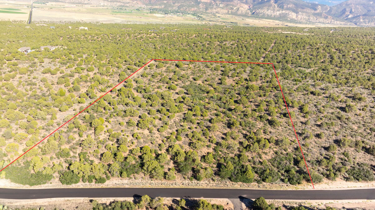 8475 W Bumblebee Springs RD, Cedar City, photo 3 of 10
