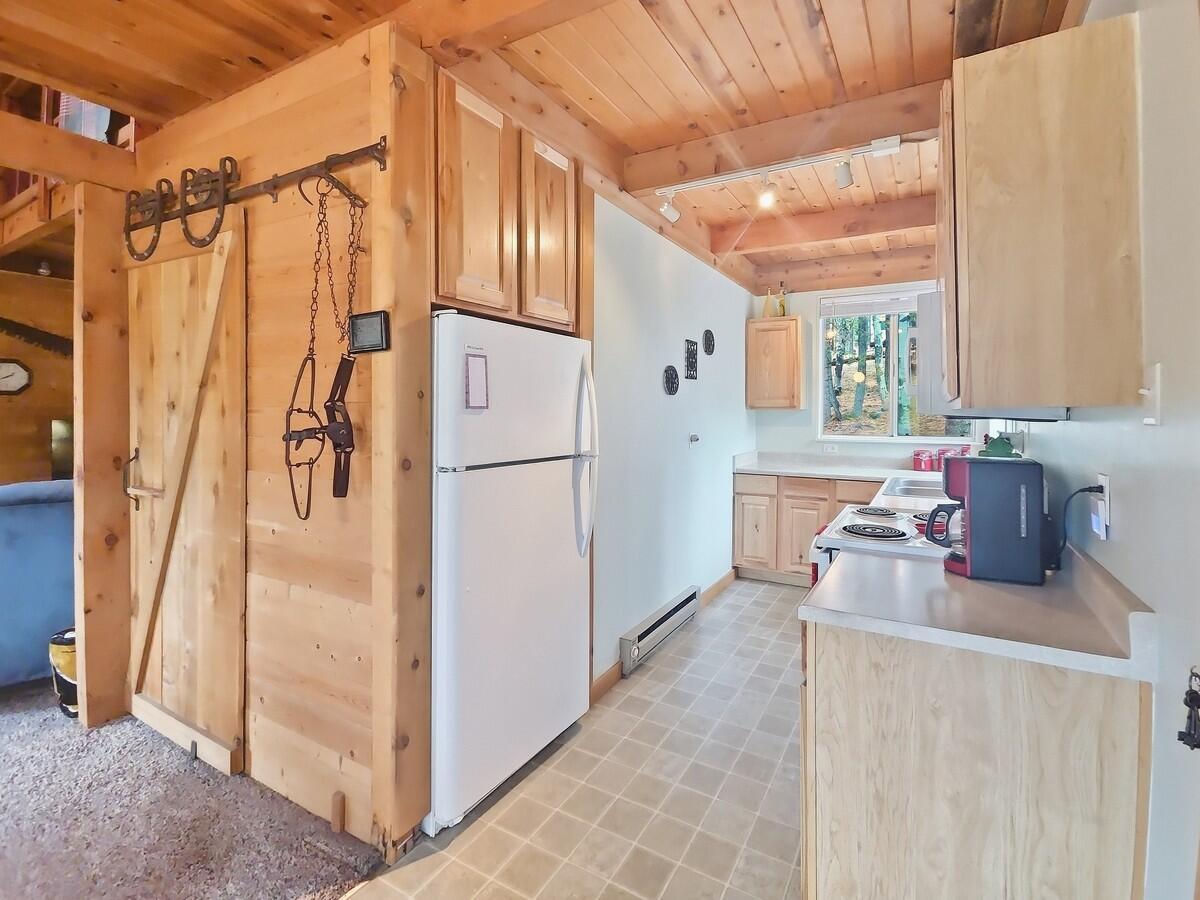 2255 E Foxtree RD, Duck Creek Village, photo 6 of 36