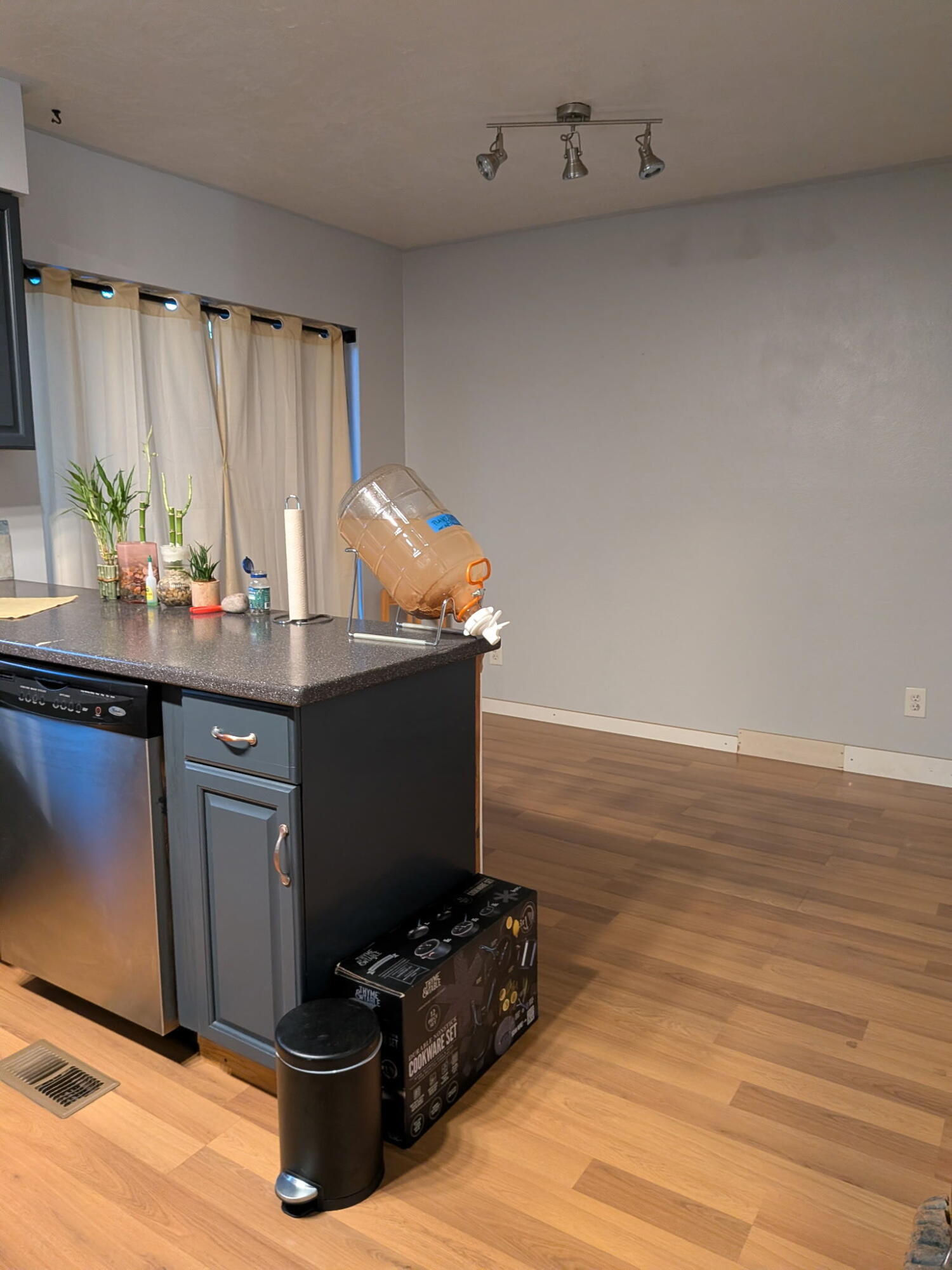 289 E 400 N, Parowan, photo 6 of 57