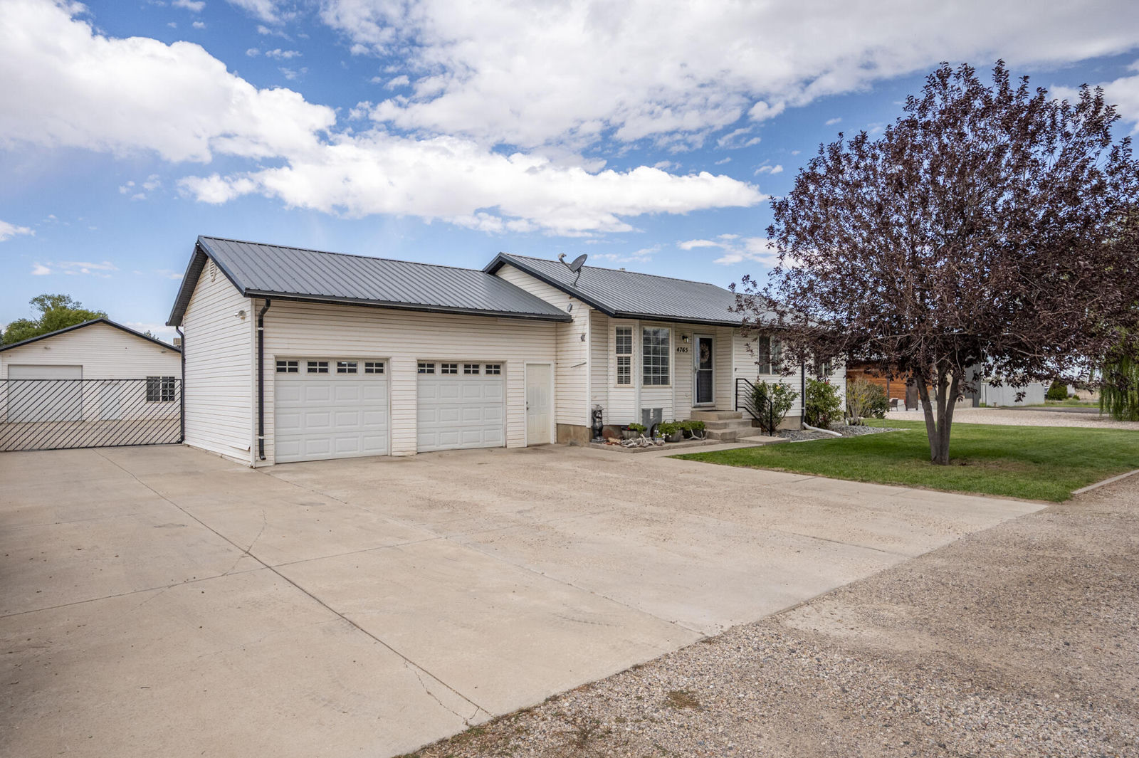 4765 Quickdraw LN, Enoch, photo 2 of 62