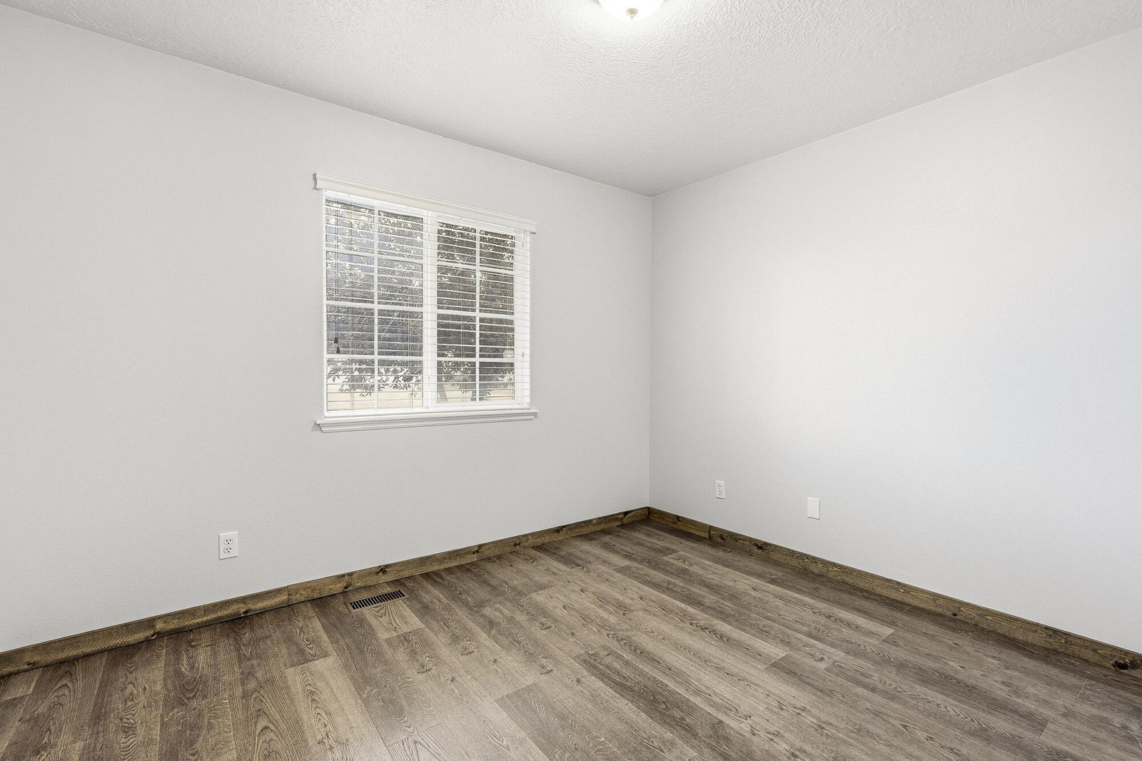 4765 Quickdraw LN, Enoch, photo 23 of 62