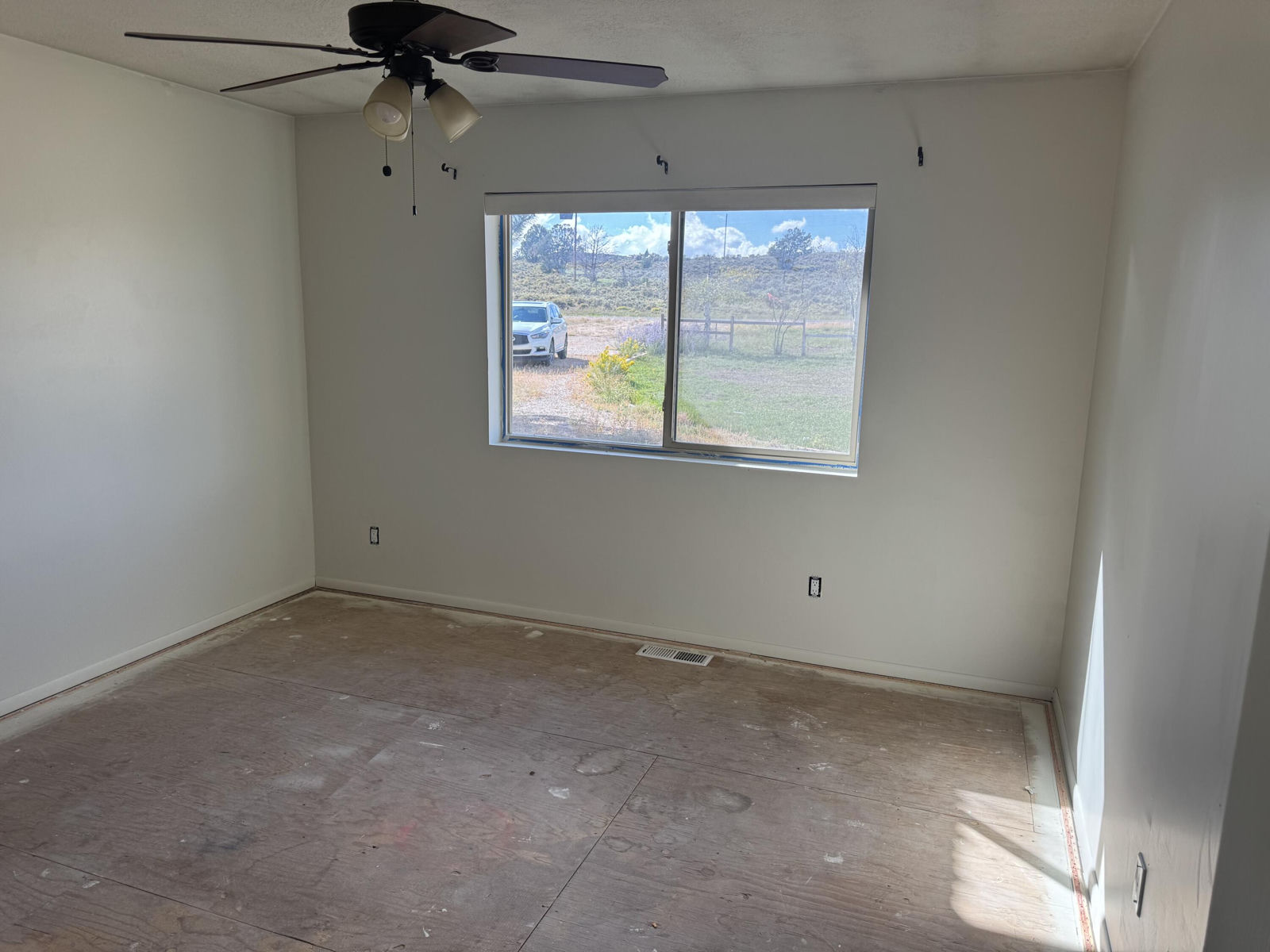 755 S Old Hwy 89, Hatch, photo 14 of 33