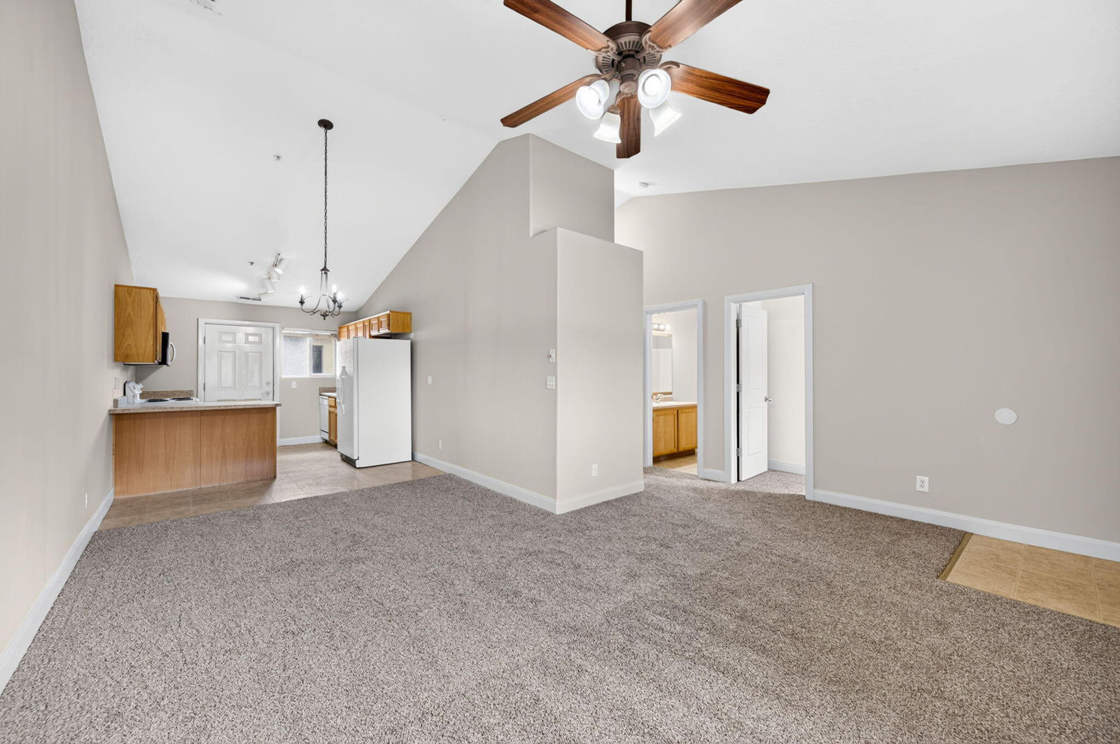 700 N Main ST, E6, Washington, photo 4 of 20