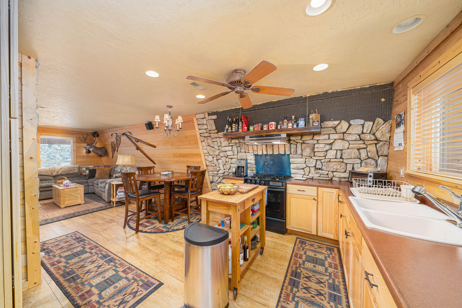 40 Apollo Trail, Duck Creek Village, photo 24 of 37