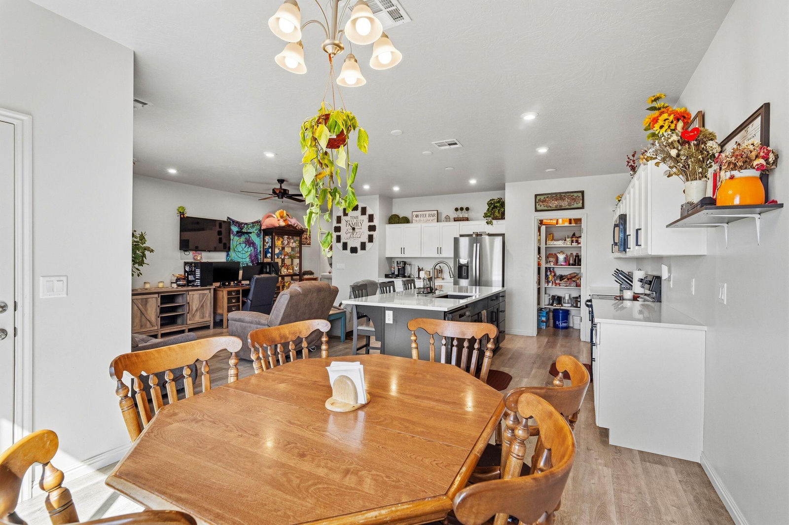 1406 E White Desert DR, St George, photo 14 of 53