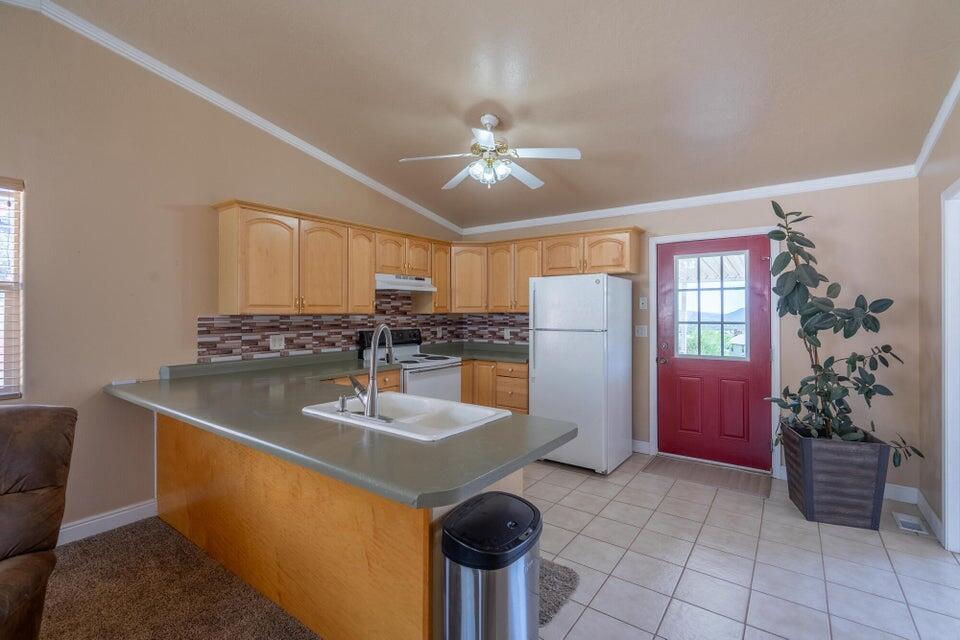 328 E Hillside CIR, Central, photo 11 of 70