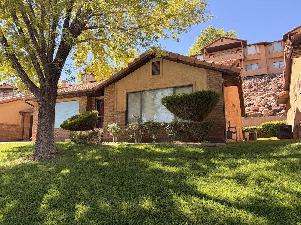 489 N Ridgeviw DR, St George