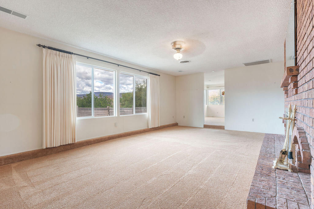 520 N 290 W CIR, La Verkin, photo 9 of 45