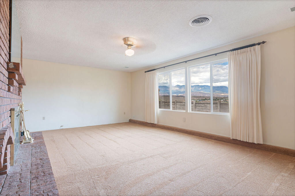 520 N 290 W CIR, La Verkin, photo 10 of 45