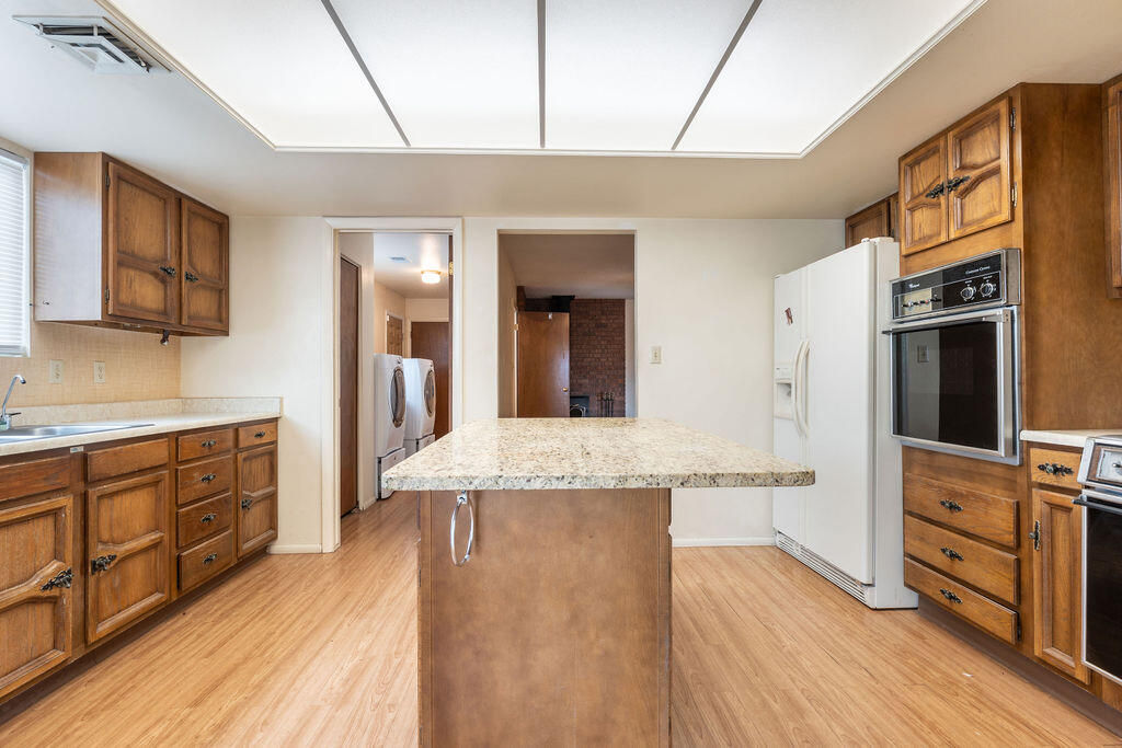 520 N 290 W CIR, La Verkin, photo 14 of 45