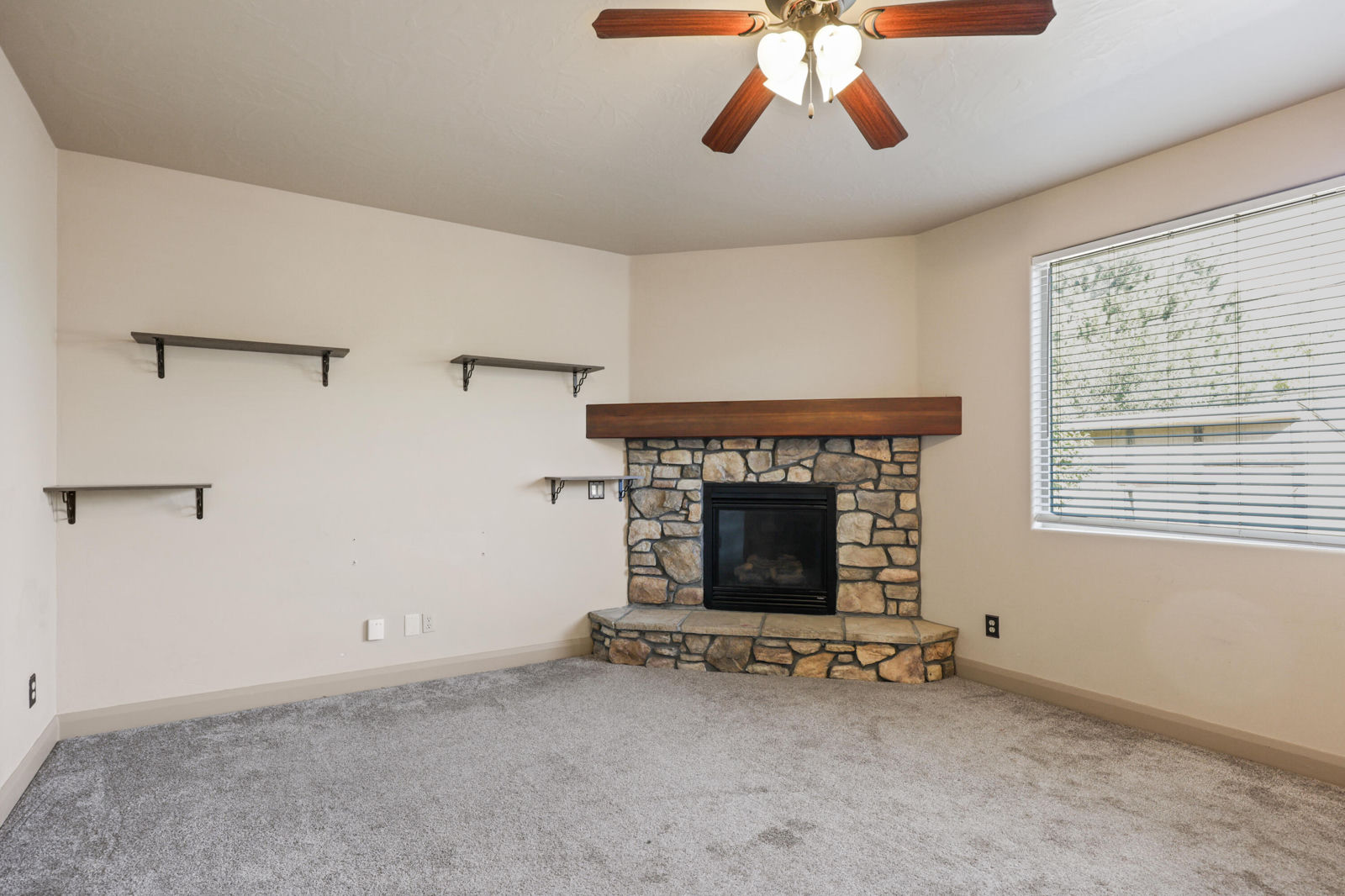 19 E 820 S, Cedar City, photo 5 of 24